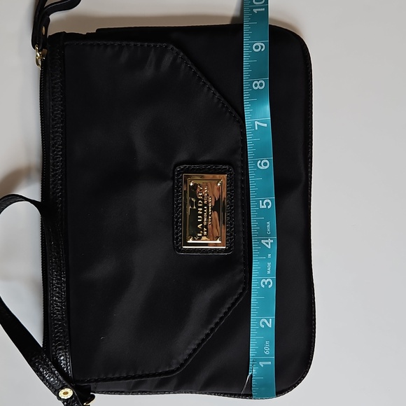 Laundry By Shelli Segal Wristlet Black Nylon  Zip Open Magnet Flap Closure - Picture 7 of 8